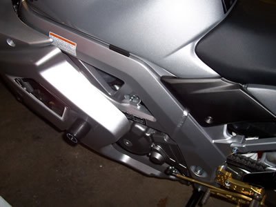 Suzuki SV 650 S [2003-2012] - Aero crashbeschermers (achterbruglager) Zwart Suzuki SV650 Full Faired