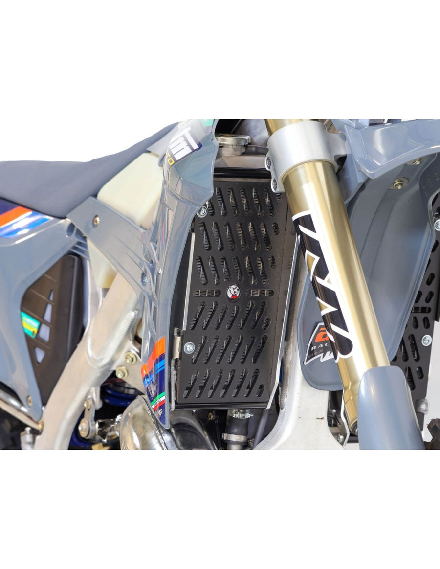 Tm Racing EN 300 2 T FI ES [2025] - Hard Enduro Kühlerschutz - HDPE 8 mm - Schwarz
