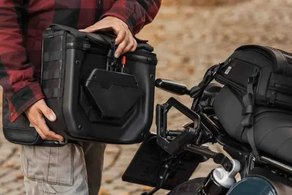 Yamaha XSR 700 [SW-MOTECH] – V-LOC Legend Gear Seitentasche (16 Liter)
