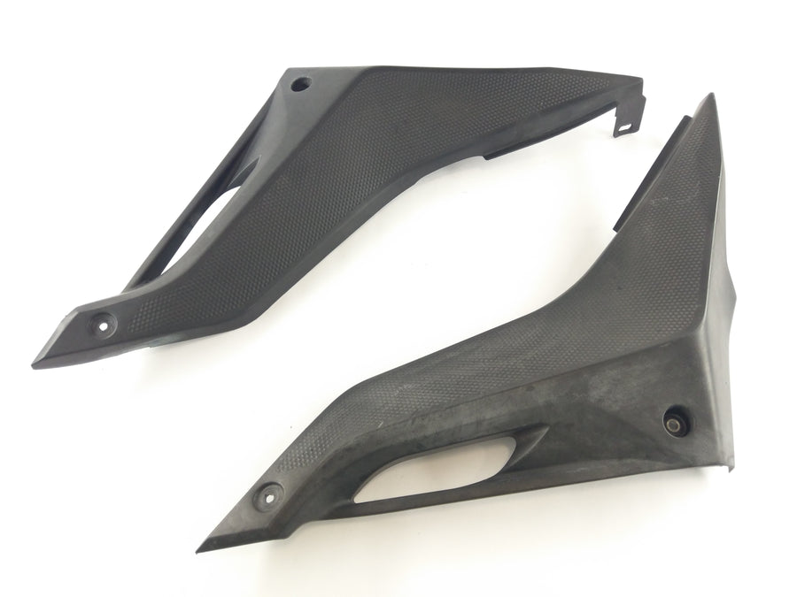 YAMAHA YZF 125 RE06 [2011] - Side Side Cladding Right and Links