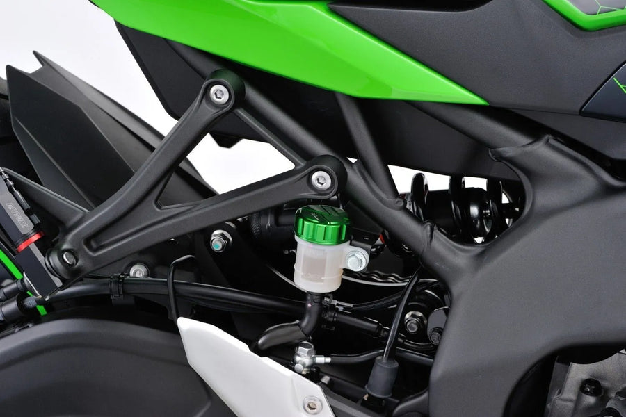 Kawasaki Z 650 [Daytona]-rear main cylinder cover