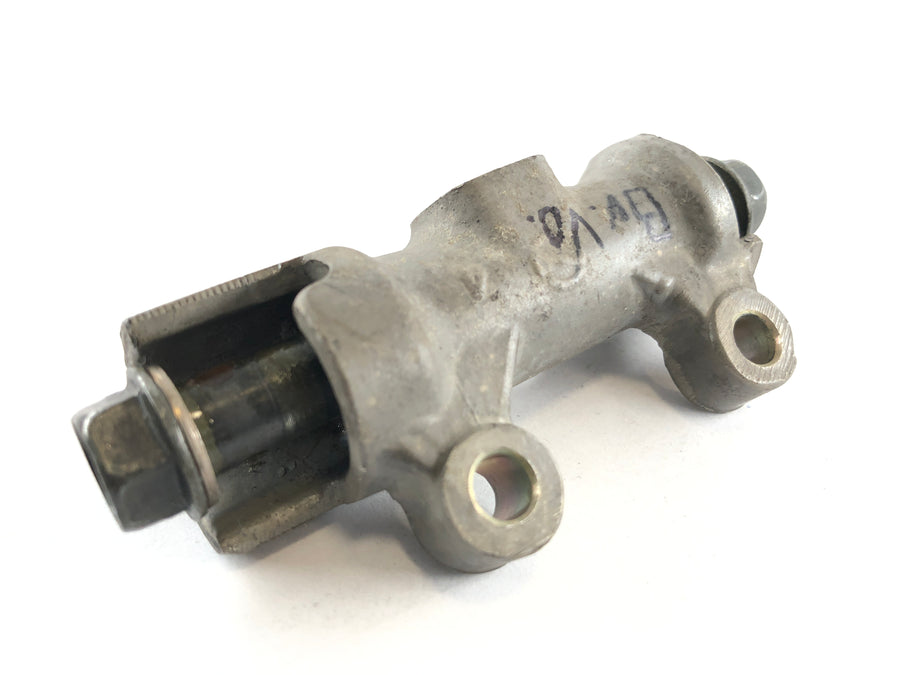 Honda VFR 750 F RC24 [1988] - Front brake line distributor