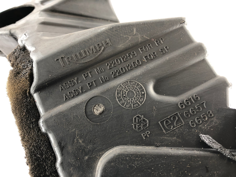 Triumph Speed ​​Triple T509 [1997] - Airbox Air Filter Box