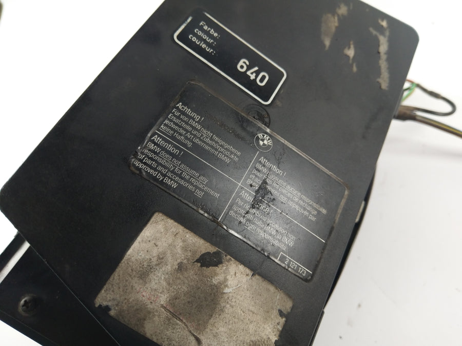 BMW R 1100 GS 259 ​​[1994] - Fuse box flap lock defective