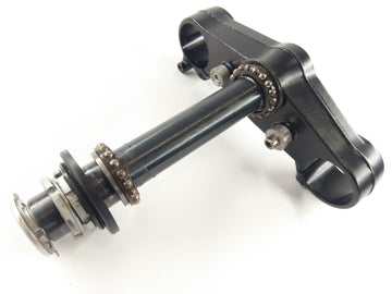 Aprilia Rst 1000 Futura [2004] - Fork Bridge hieronder - 0