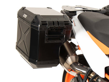 KTM 890 SMT [2023-2026] - Kofferträgerset Cutout Edelstahl inkl. Xplorer Cutout schwarz Kofferset 40/37