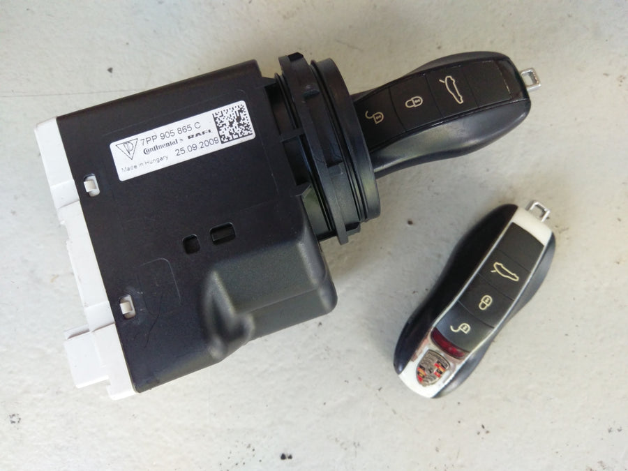 Porsche Panamera Turbo [2010] - Ignition lock and 2 keys