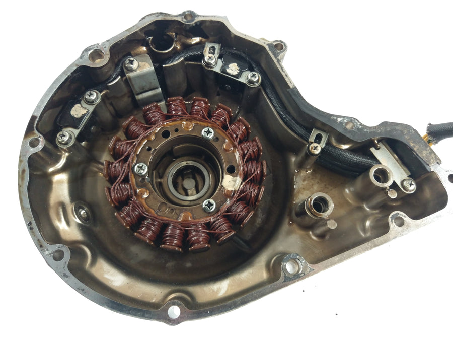 Suzuki Intruder vs 700 VP51A [1986] - Lichte machineklepdeksel met een liminekapstator