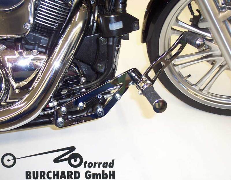Kawasaki Vn 900 [BURCHARD EXCELLENCE] - voorwaarts voetsteunsysteem met ABE, +17 cm, Kawasaki VN 900 Classic /Custom, Sundance glad, glanzend zwart