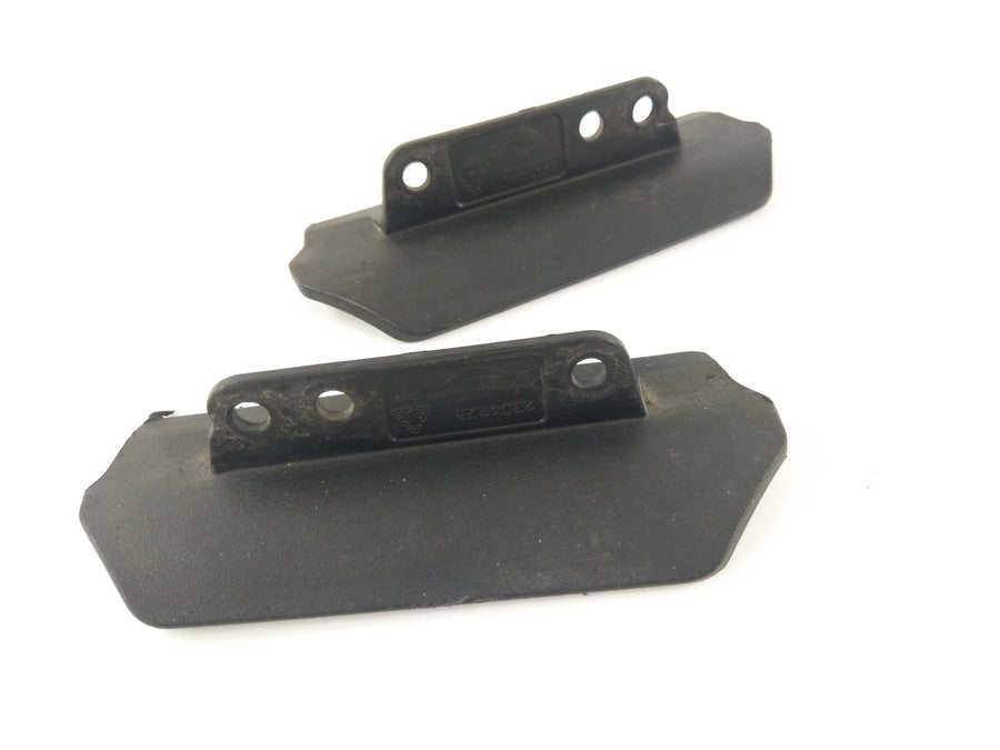 Triumph Speed ​​Triple 1050 515NJ [2006] - Frontfender bevestigen