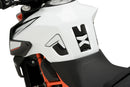 KTM 1290 SUPERDUKE R EVO [2023] – Spezifischer Tankschutz – Carbon look-1