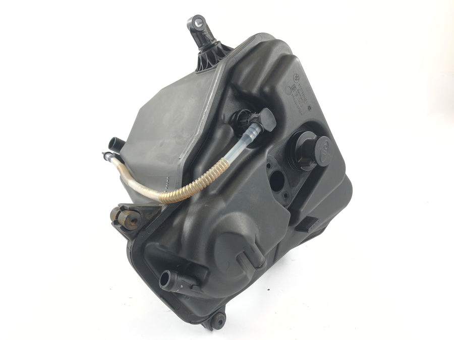 BMW K 1300 R [2010] - Oil tank
