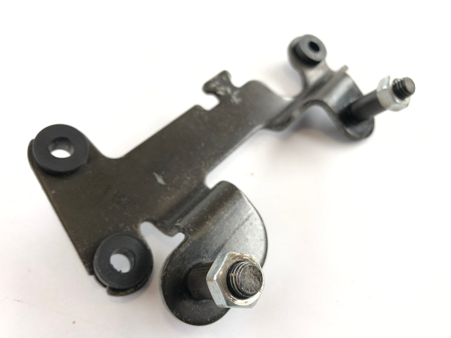 Suzuki DR 600 SN41A [1986] - Speedometer holder