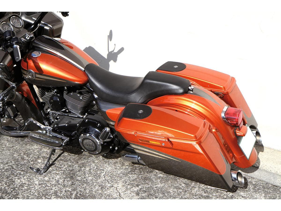 Harley Davidson Touring [2009-2025] -Gunfighter Glad stoel Zwart synthetisch leer