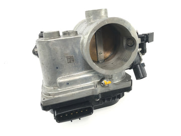 Husqvarna 701 Svartpilen [2019] - Throttle body injection system