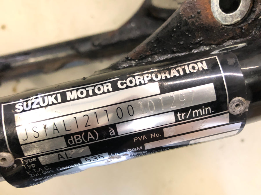Suzuki Intruder VL 1500 AL [2000] frame met papieren