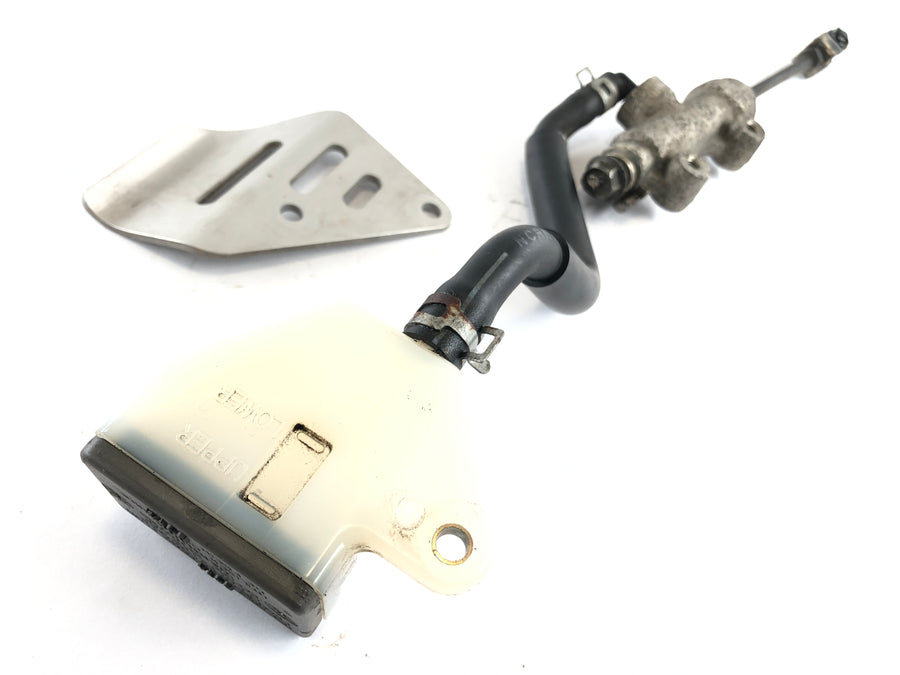Suzuki DL 1000 V-Strom [2006] - rear brake pump