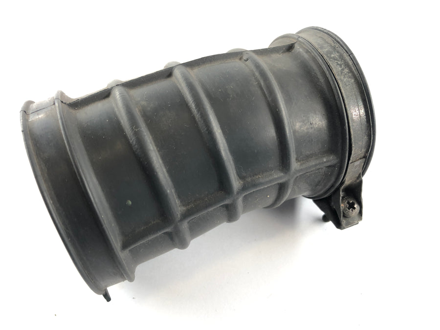 Suzuki LS 650 NP41B [1990] - Snorkel air filter box