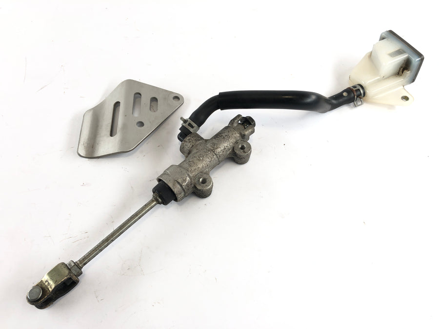 Suzuki DL 1000 V-Strom [2006] - rear brake pump