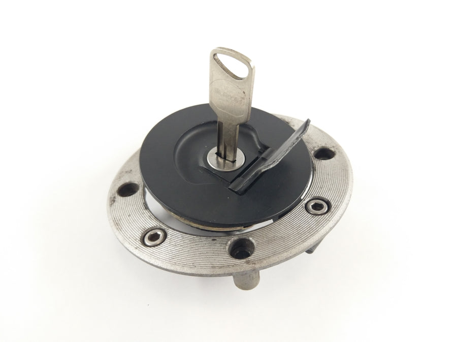 Suzuki GSF 1200 S GV75A [1998] - Tank lock with key