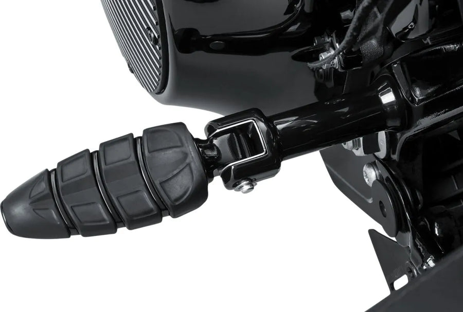 Harley-Davidson Street Bob 114 FXBBS [KURYAKYN] – Fußrastenadapter