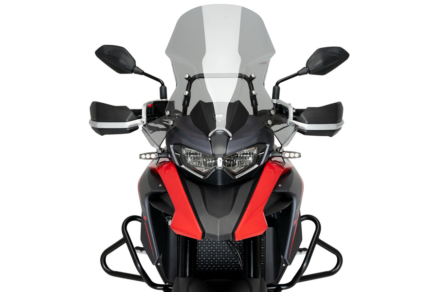 QJ SRT 700X ON ROAD [2025] – Wind deflector extended – heavily tinted