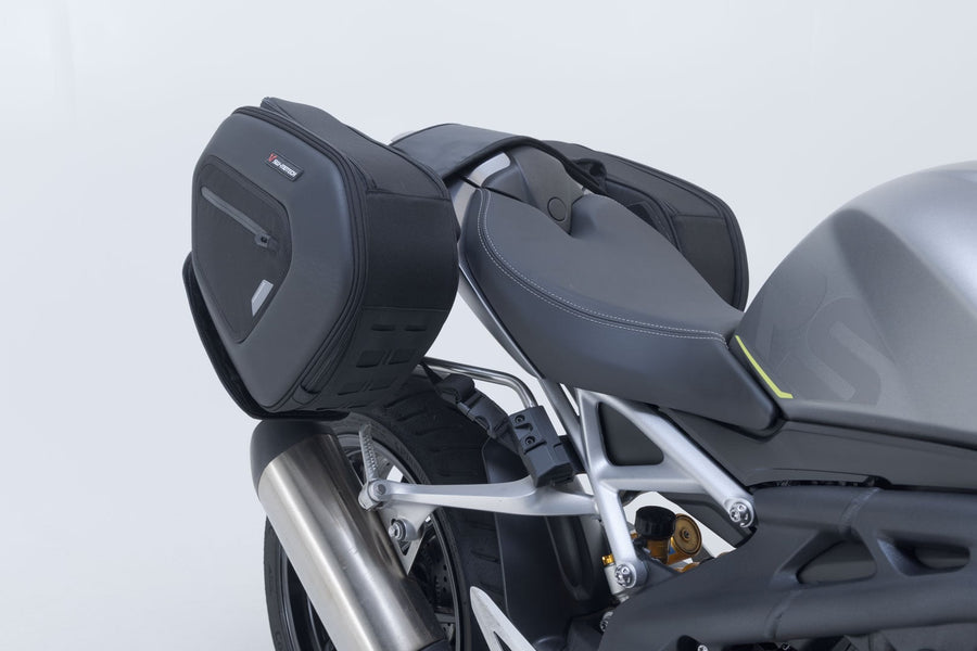Triumph Speed Triple 1200 RS [2022-2026] - PRO BLAZE H Satteltaschenset mit EDGE Schutz & Hitzeschutz – Bild 2