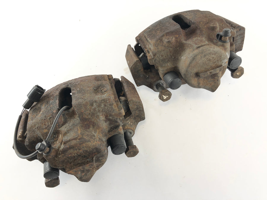 BMW M 535i E28 [1986] - Front brake caliper set pair