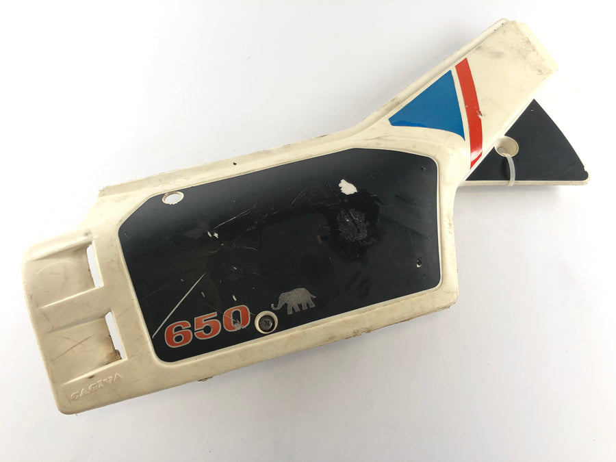 Cagiva Elefant 650 [1985] - Achterbekleding aan de rechterkant gedeeltelijk rechts