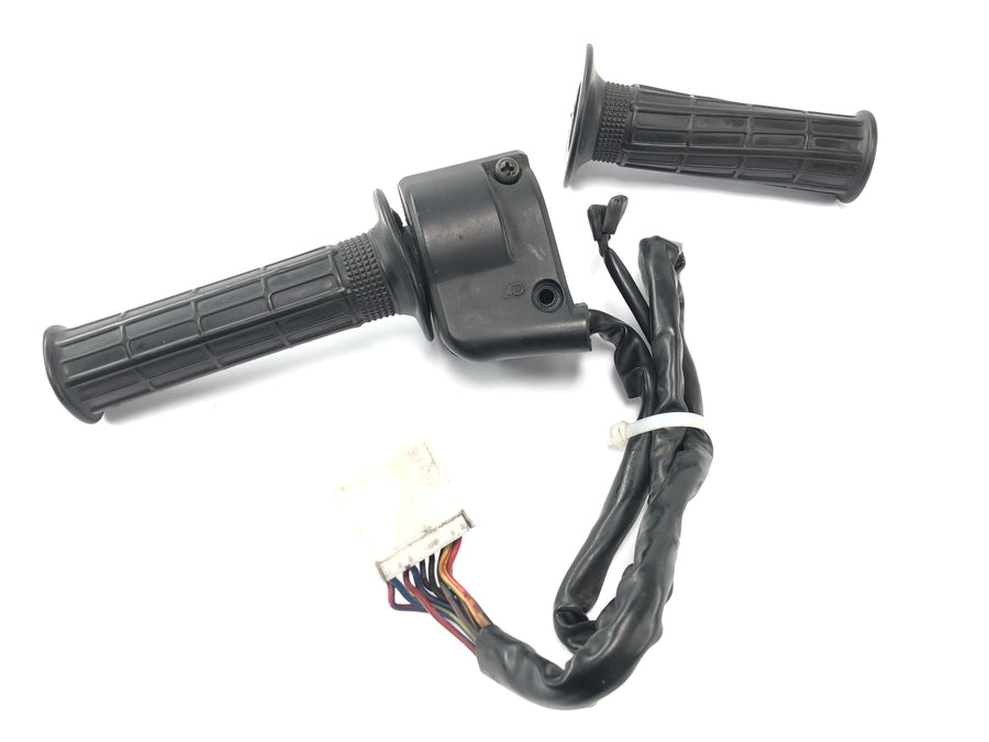 Triumph Daytona 900 T300 [1996] - Handlebar switch throttle grip control handle right