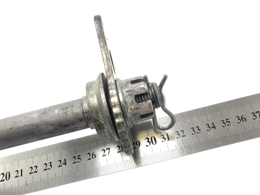 Yamaha XT 600 43F [1985] - rear wheel axle axis of the liner axle
