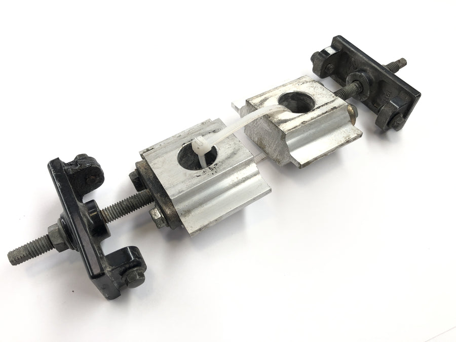 Kawasaki GPZ 1100 ZXT10E [1997] - chain tensioner