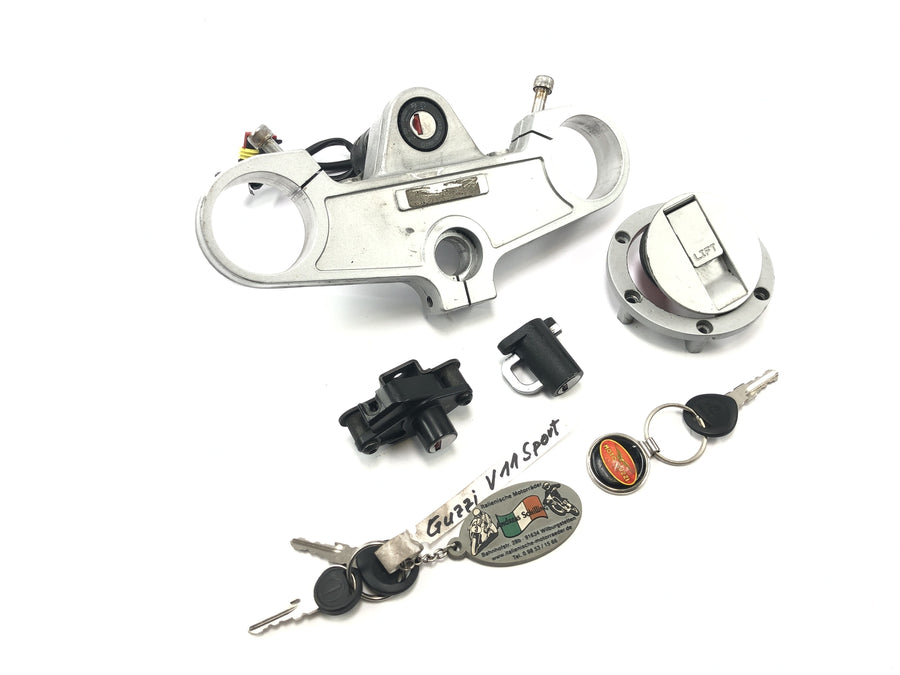 Moto Guzzi V11 Sport [1999] - Slotset contactslot vorkbrug bovenaan tankdop