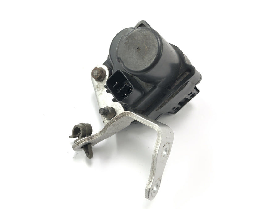 Yamaha YZF R1 RN09 [2003] - Stellmotor EXUP