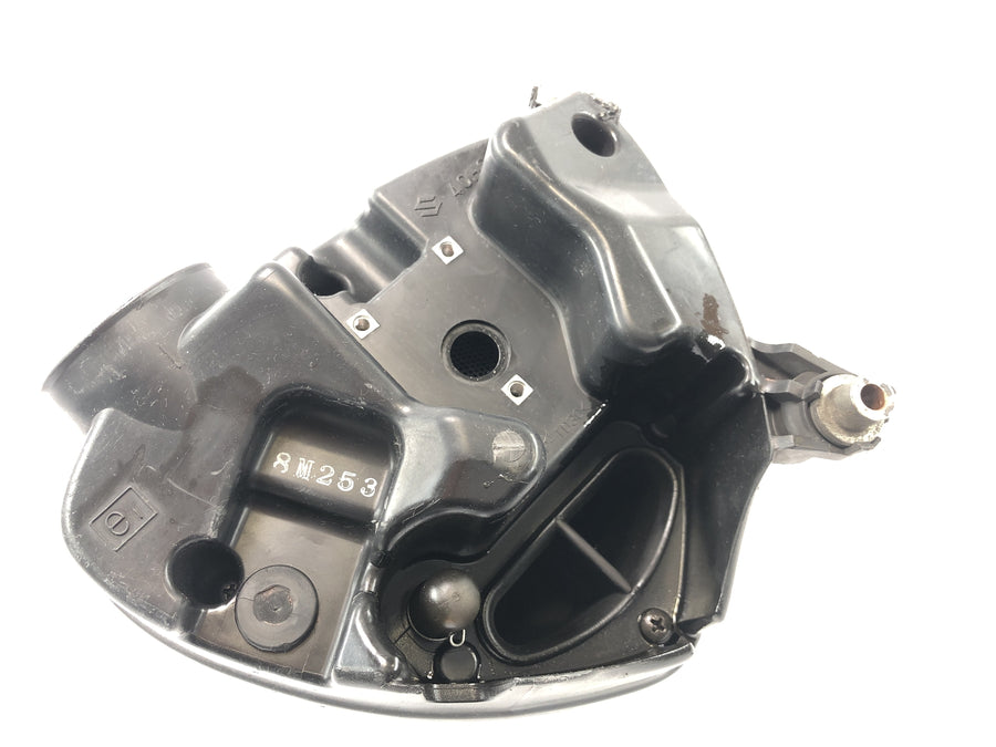 Suzuki VZ 1500 WVCU [2011] - Luchtfilterkast airbox luchtfilterhuis inlaatbak