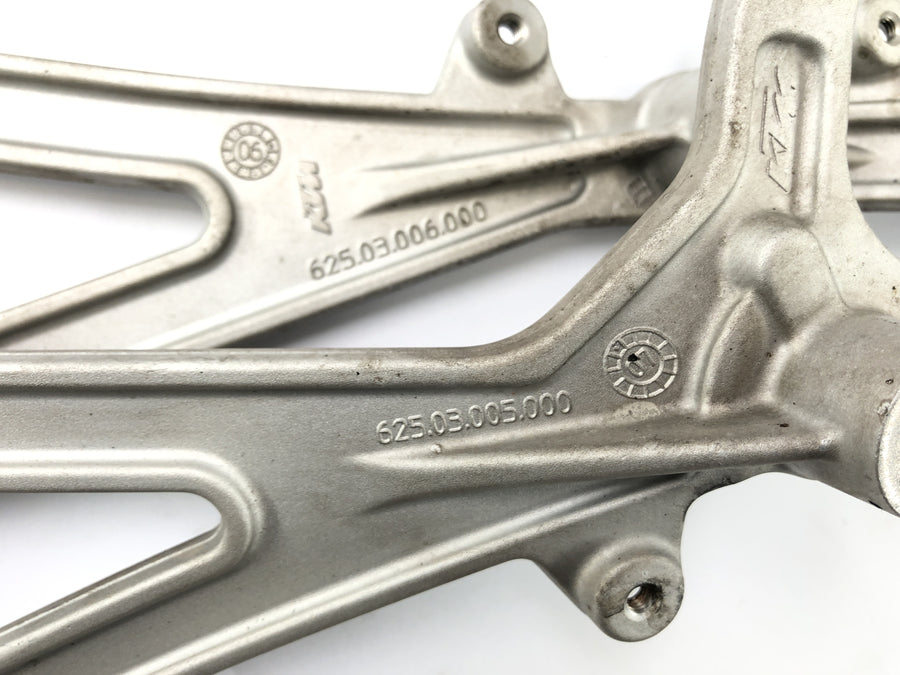 KTM 950 SM LC8 [2008] - Motor holder left and right