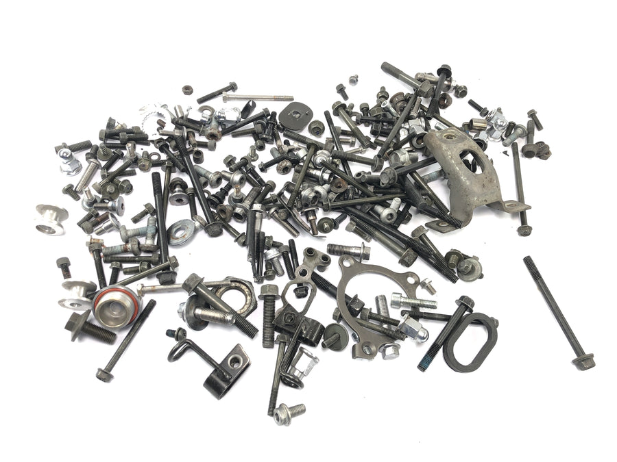 Yamaha XJR 1300 RP06 [2002] - remaining parts and screws mixed lot