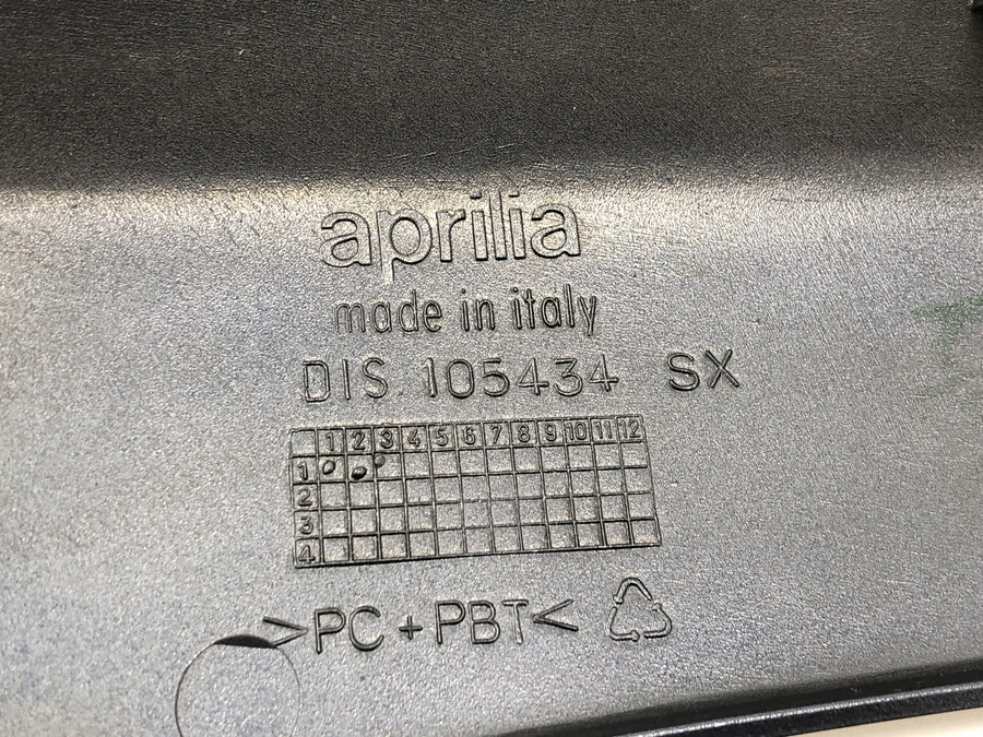 Aprilia RST 1000 Futura [2002] - seat cladding behind right rear cladding