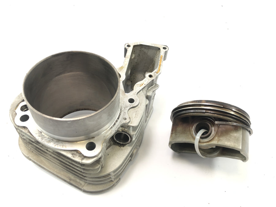 BMW R 1150 GS R21 [2002] - cylinder with piston on the left