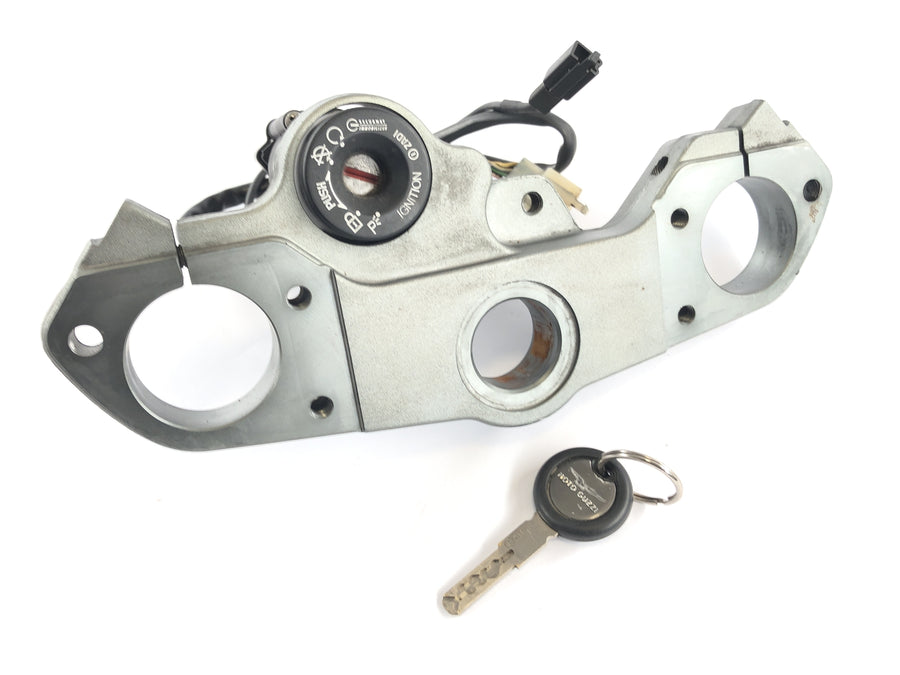 Moto Guzzi Norge 1200 [2006] - Tacho cockpit ontstekingsvergrendeling tank slot voor Gabelbrücke boven CDI