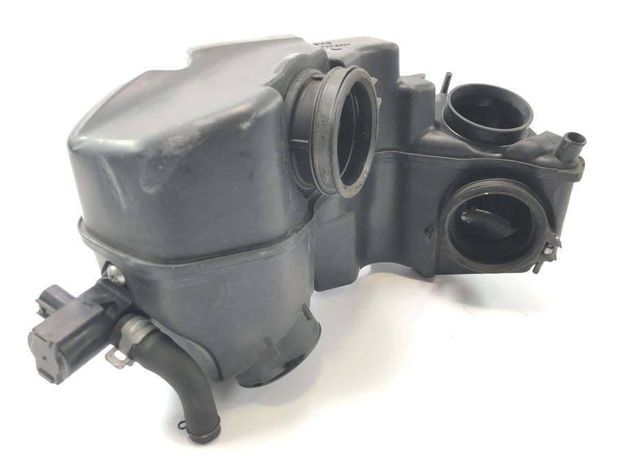 Suzuki VZ 1500 WVCU [2011] - Luchtfilterkast airbox luchtfilterhuis inlaatbak
