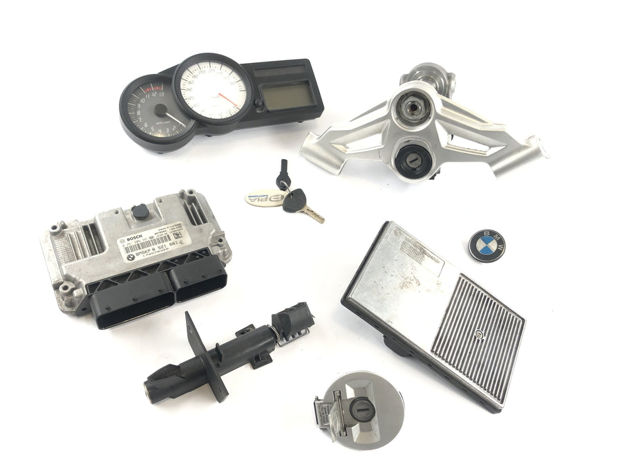 BMW K 1300 S K12S [2010] - locksmith Zündchlos CDI tank lock for Gabelbrücke above Tacho Cockpit ECU