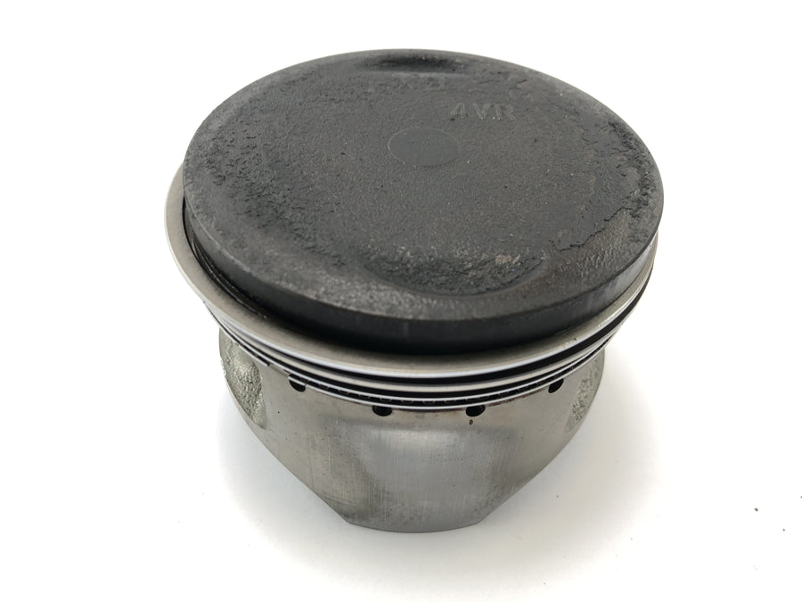 Yamaha XVS 650 Drag Star VM03 [2001] - cylinder with pistons in front