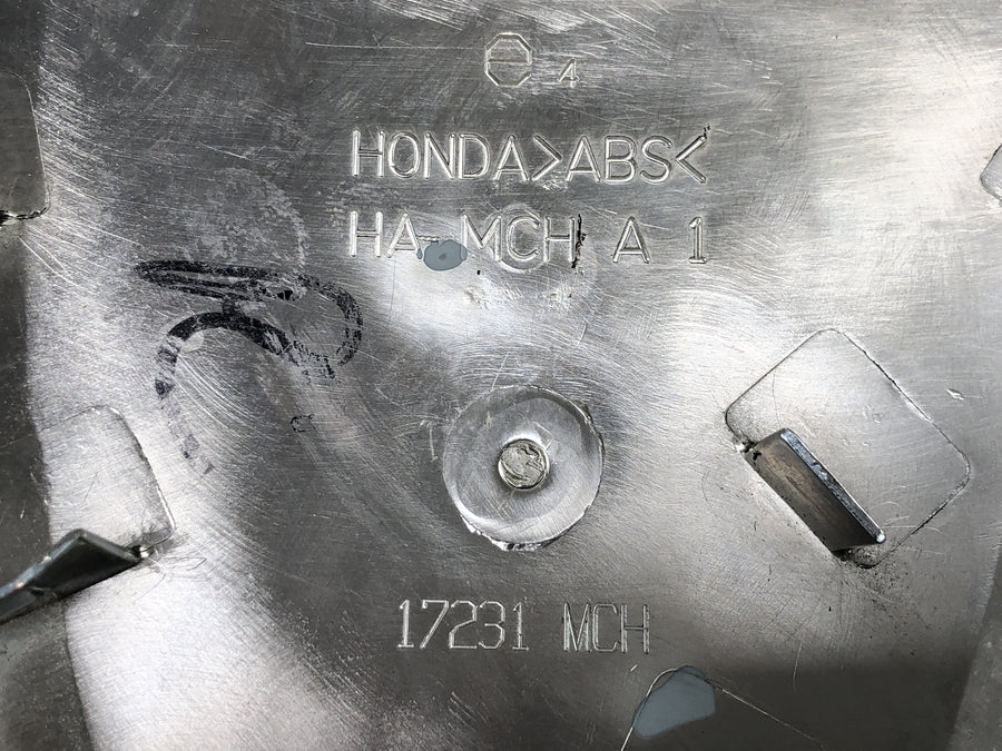 Honda VTX 1800 SC46 [2004] - Side cover chrome air filter cover