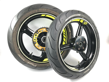 Husqvarna TE 610 H6 8AE [Suzuki RGV 250] - Velgbandenset voorwiel 3,50 x 17 achterwiel 4,50 x 17 set met nepexemplaar