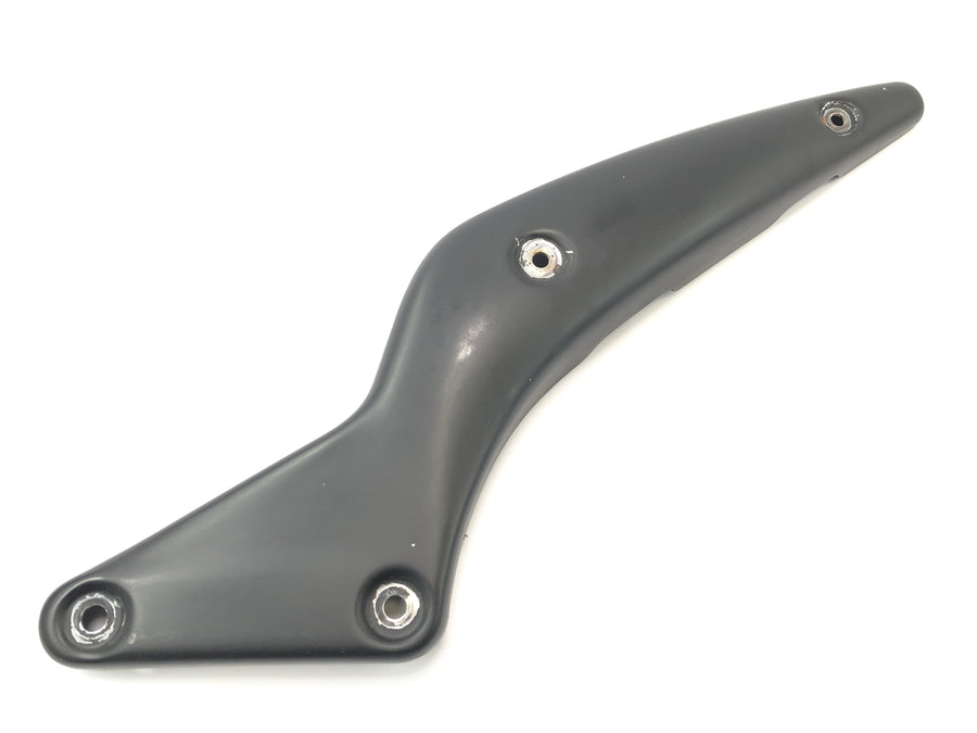 Suzuki VZ 1500 WVCU [2011] - Rear fender strut left bracket rear fender