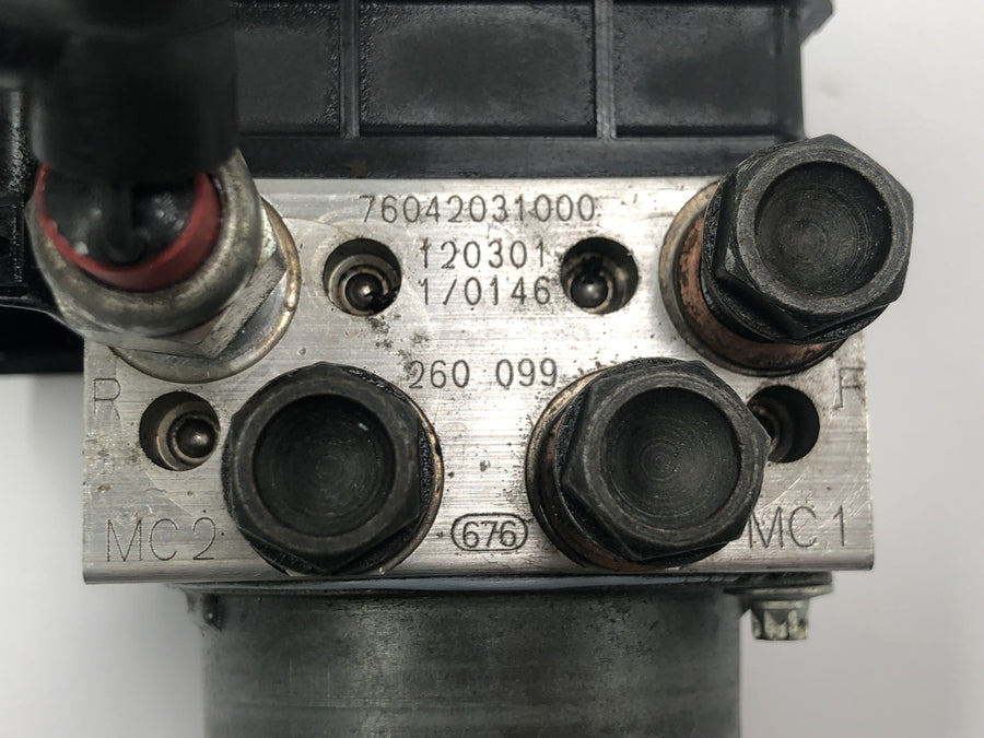 KTM Duke 690 A3 [2012] - ABS control unit hydraulic block modulator brake pressure regulator