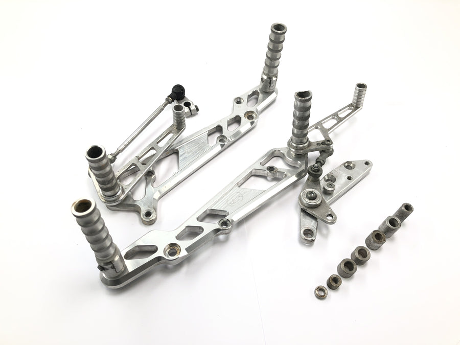 Yamaha V Max 1200 2LT [1998] - Footrest system footrest set MEK with shift linkage and brake linkage