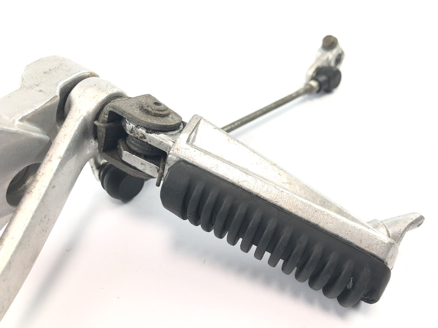 Yamaha XJR 1200 4PU [1996] - Driver's footrest on the left with shift pedal and linkage