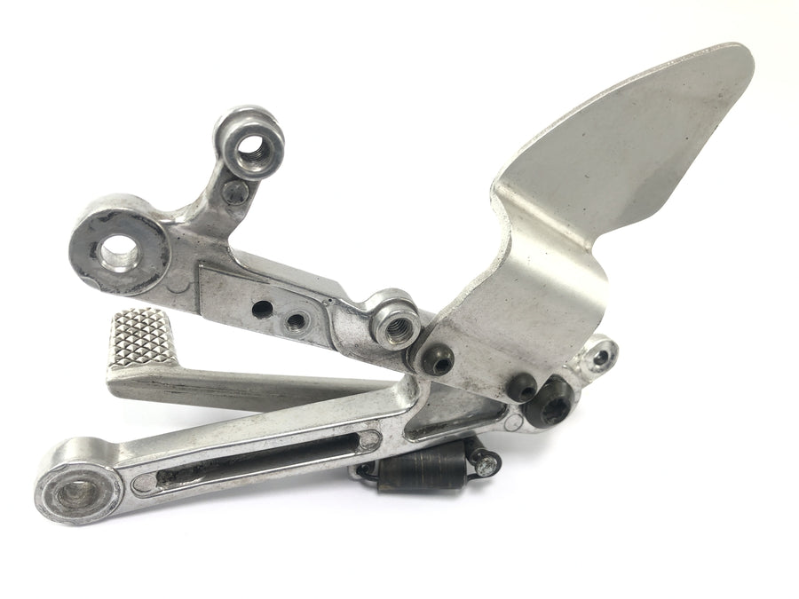 Yamaha YZF R1 RN01 [1998] - Footrest right -handed footran with brake pedal